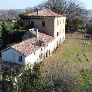 Casa singola In Vendita a Ancona