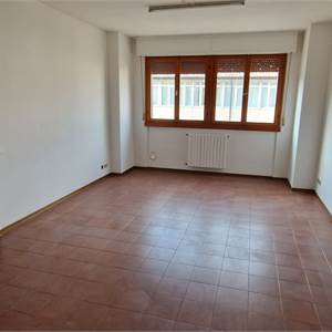 Четырёхкомнатная квартира в продажа для Ancona