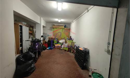 ZONA PALOMBARE SPAZIOSO GARAGE