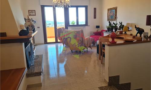 ZONA Q3 MONTEDAGO: VILLINO A SCHIERA DI TESTA